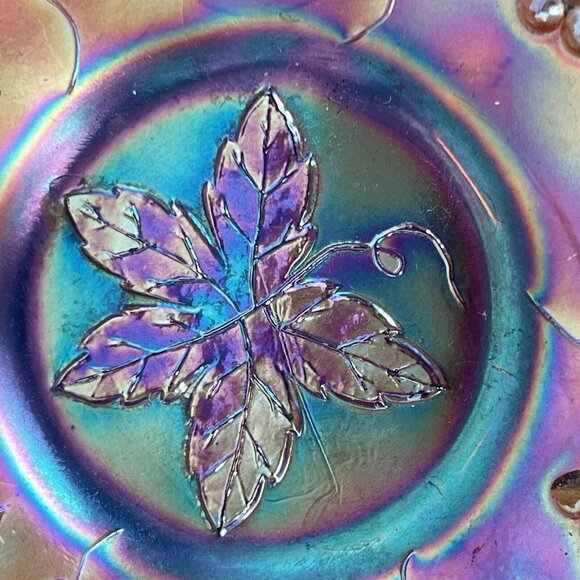 Vintage Fenton Glass Grape and Vine Pattern Amethyst Iridescent Bowl Candy Dish - Picture 6 of 11